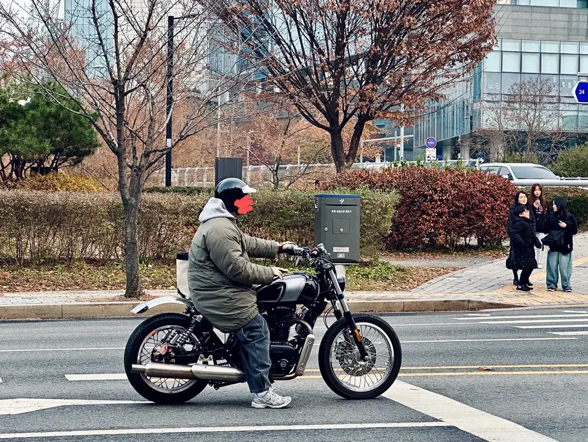 바버 커스텀 임페리알레400 판매합니다.